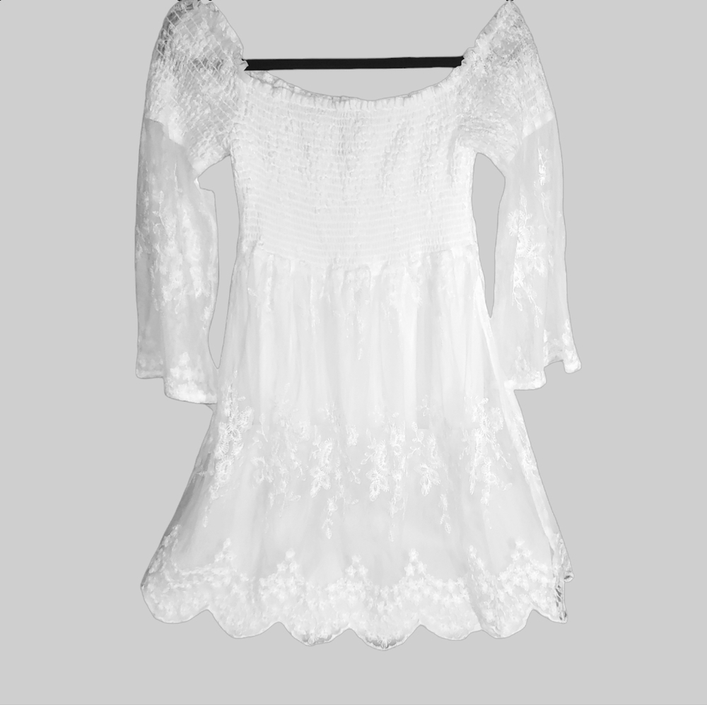 Aryn K Fitted Bodice White Lace Midi Dress with Bell Sleeves Size M